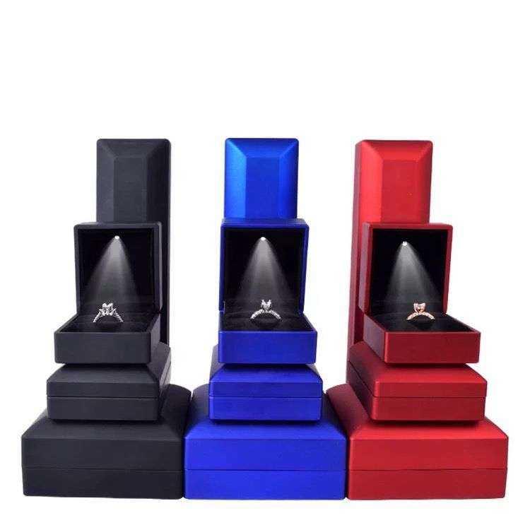GIFT BOXED CRYSTAL PERFUME PENDANTS